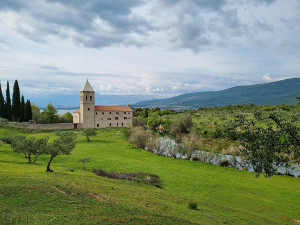 Samostan sv. Marije, Karin